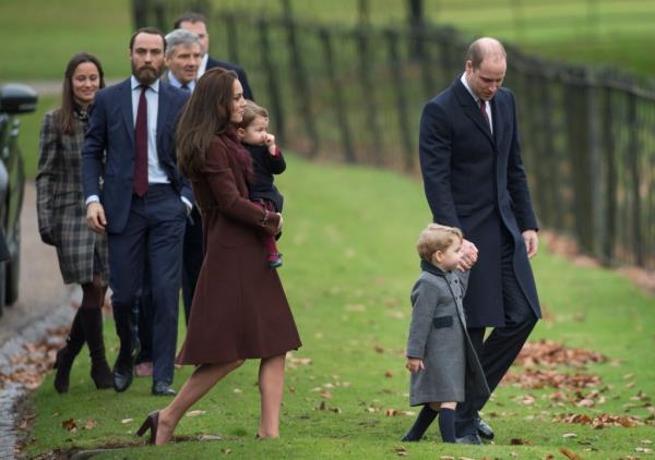 Kate Middleton and Prince William with their kids in 2016